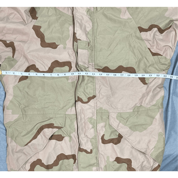 US Army DCU Desert Camo Cold Weather Parka - Medium Regular - 8415-01-470-1953 - Picture 6 of 7